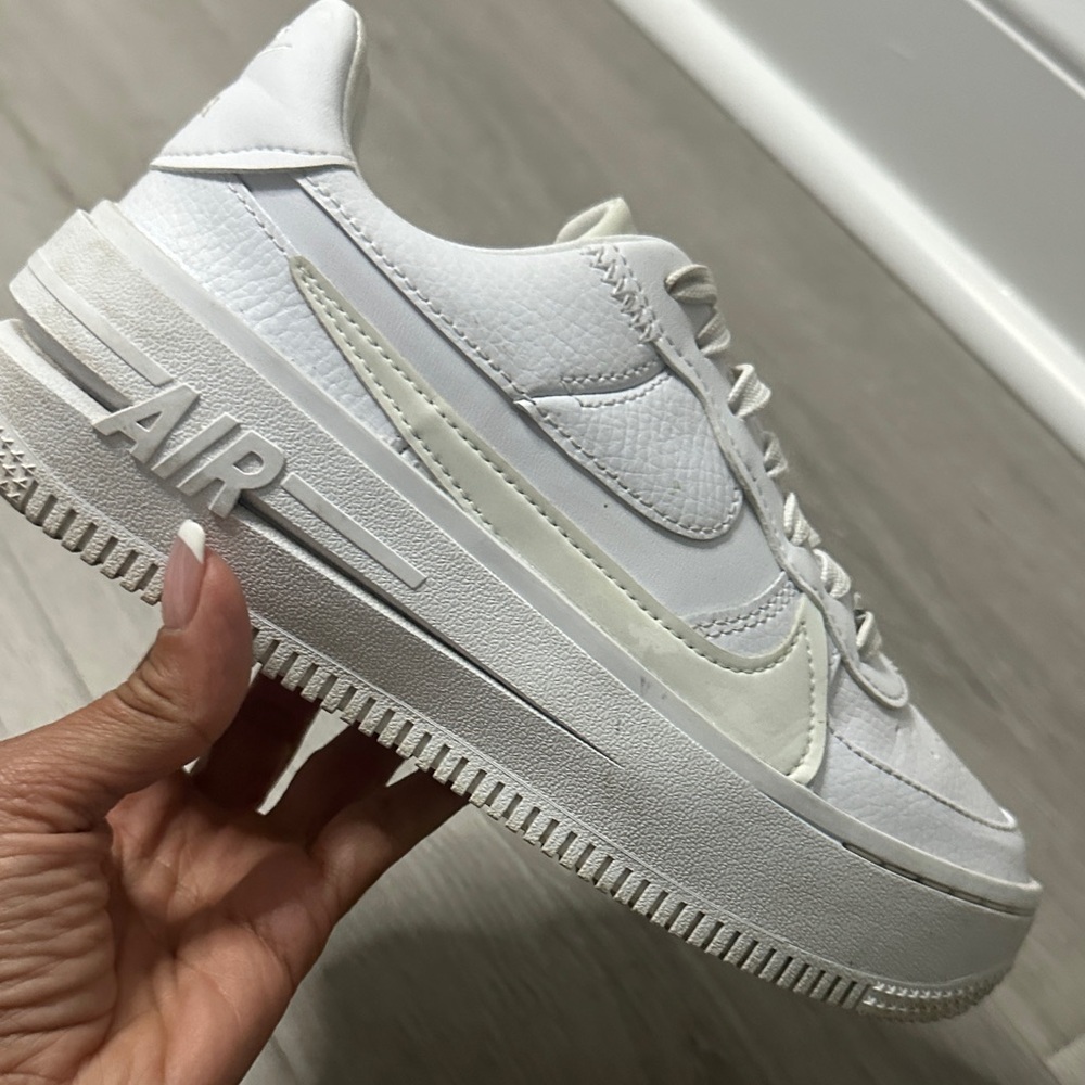 Nike Air Force 1 Low White Sneakers kids size 5 - Picture 6 of 12